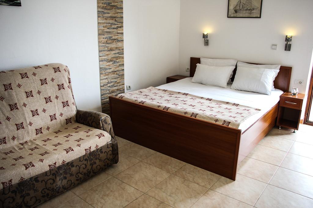 Apartments Aga Ulcinj Bagian luar foto