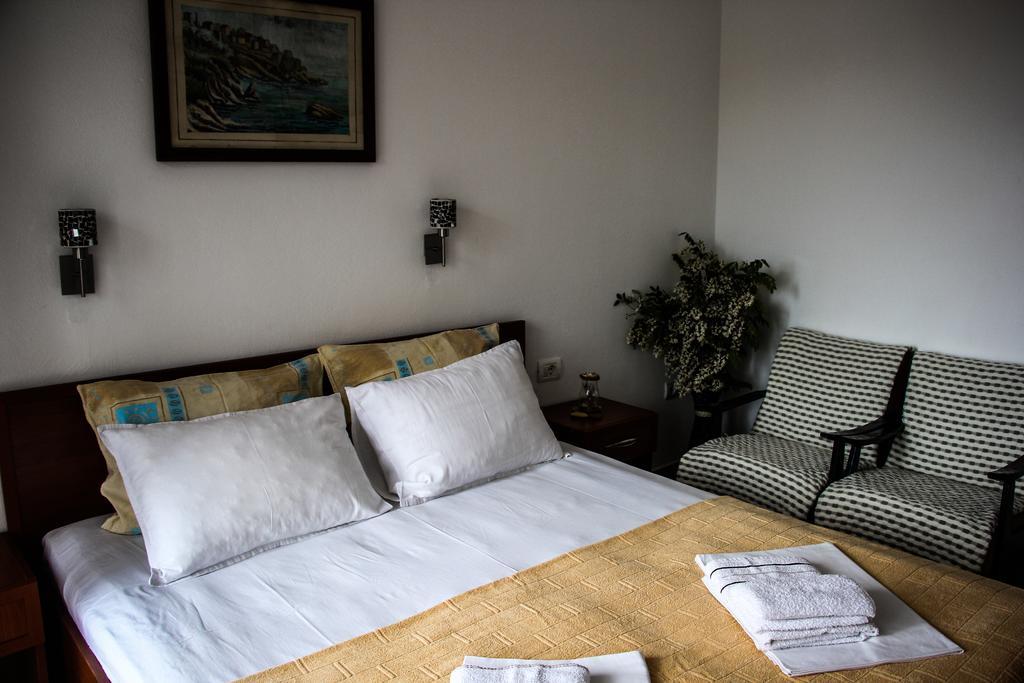 Apartments Aga Ulcinj Bagian luar foto