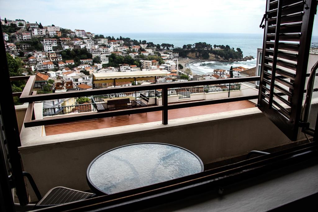 Apartments Aga Ulcinj Bagian luar foto